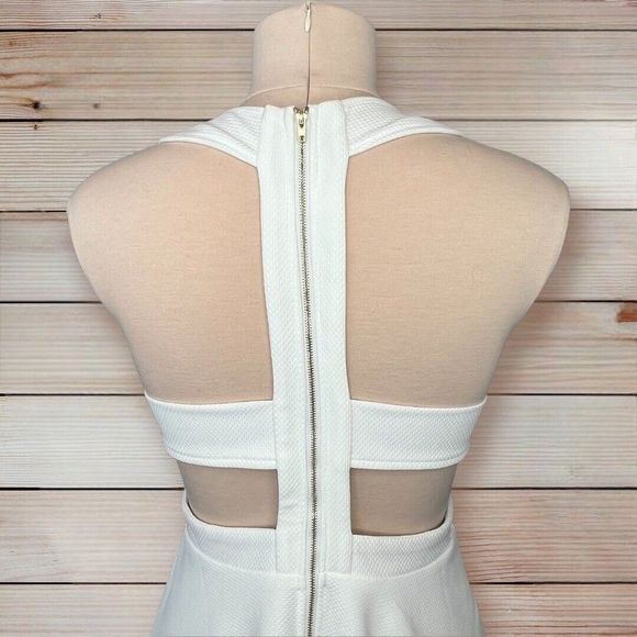 Charlotte Russe White Plunge Neck Cut-out back Skater Dress sz 6 - Picture 6 of 7